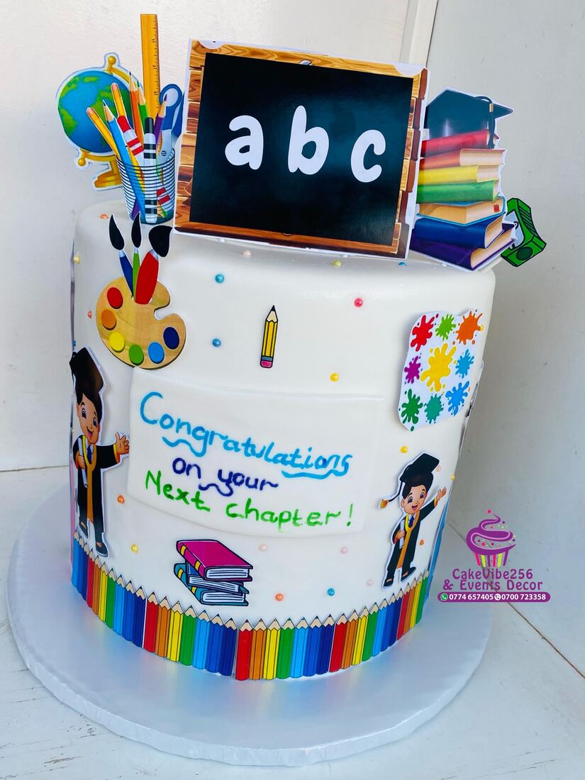 School-themed graduation cake with chalkboard and pencil design